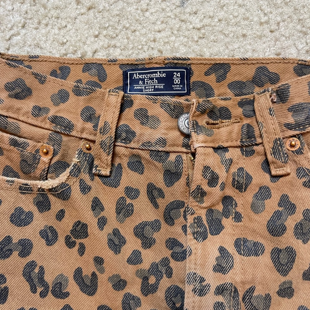 Abercrombie and fitch leopard shorts